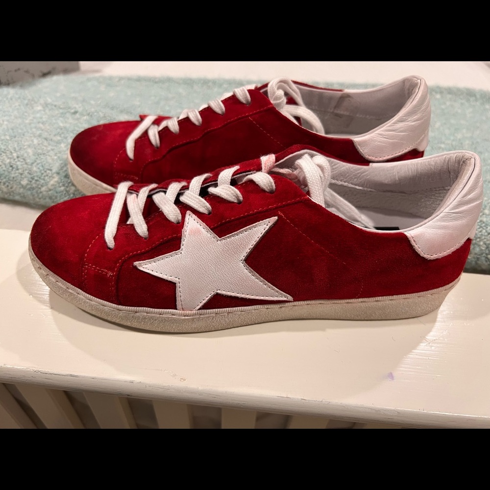 Gio Sneakers